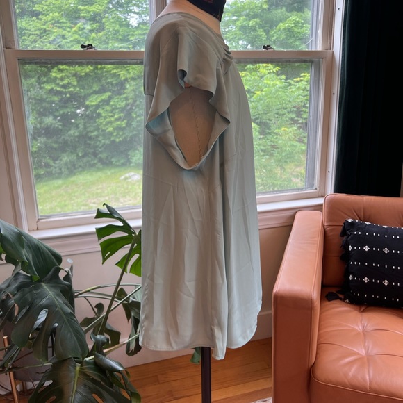 *PLUS SIZE” Ruffled Detail Blouse - Picture 2 of 6